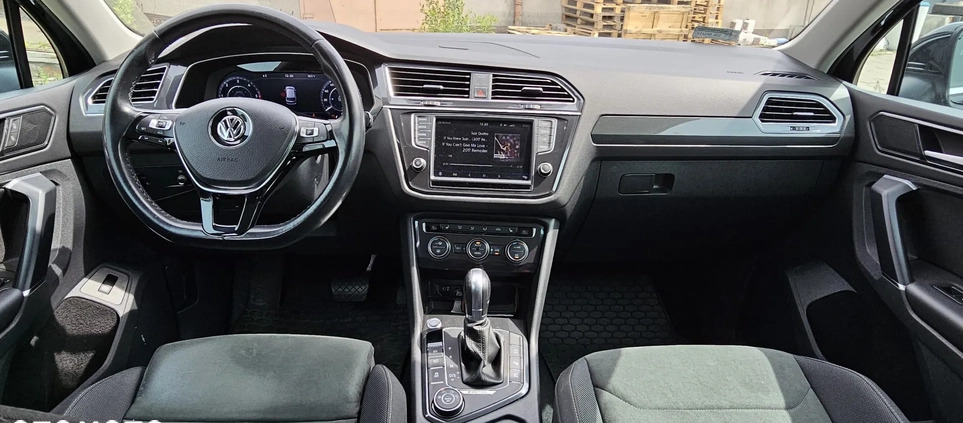 Volkswagen Tiguan cena 92250 przebieg: 216875, rok produkcji 2016 z Łódź małe 154